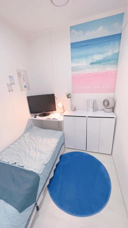 The Bay Cube House Female Only Hotell Guri Eksteriør bilde