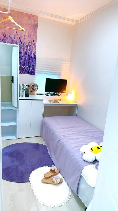 The Bay Cube House Female Only Hotell Guri Eksteriør bilde
