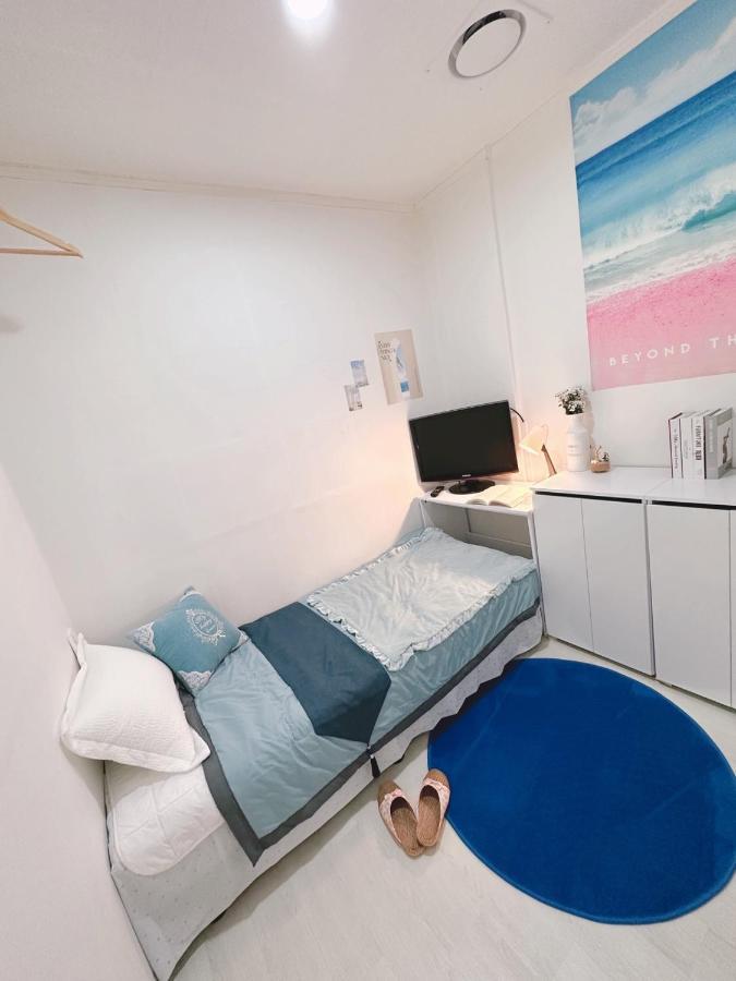 The Bay Cube House Female Only Hotell Guri Eksteriør bilde
