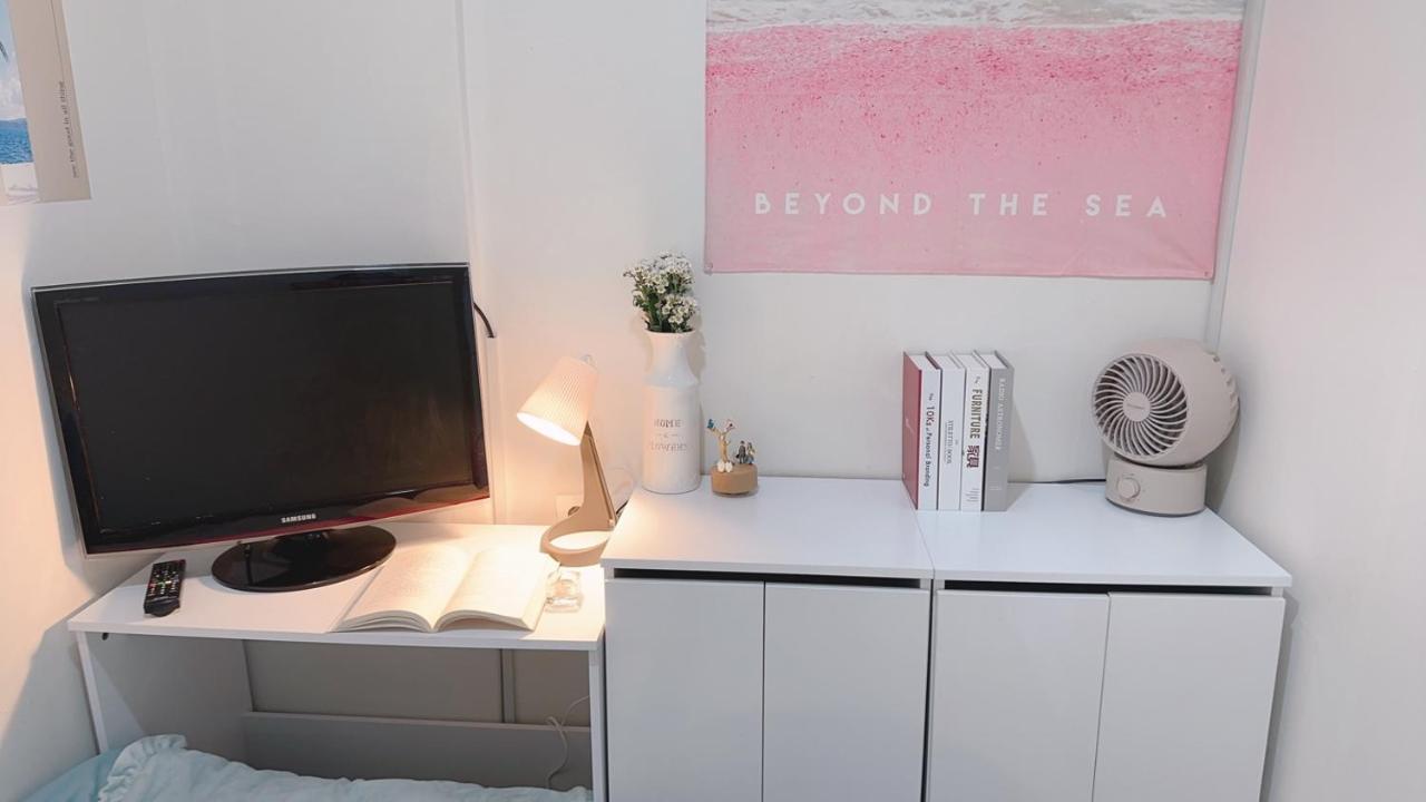 The Bay Cube House Female Only Hotell Guri Eksteriør bilde