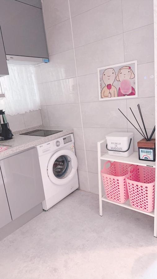The Bay Cube House Female Only Hotell Guri Eksteriør bilde